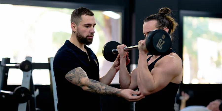 ¿Qué debo estudiar para ser entrenador personal?